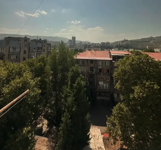 იყიდება 5 ოთახიანი ბინას 139მ² 7/9 სართ თბილისი