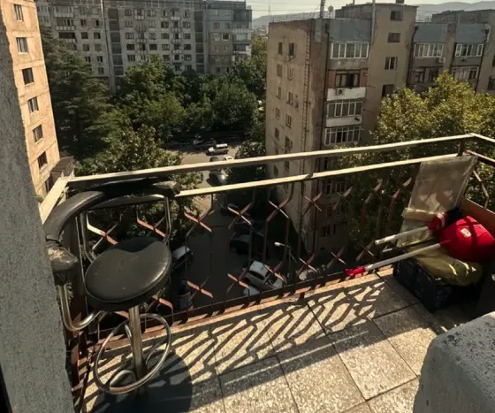 იყიდება 5 ოთახიანი ბინას 139მ² 7/9 სართ თბილისი