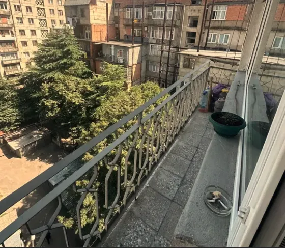 იყიდება 5 ოთახიანი ბინას 139მ² 7/9 სართ თბილისი