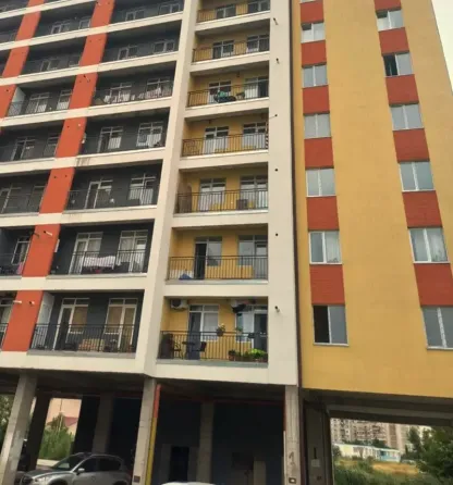 იყიდება 5 ოთახიანი ბინას 93.5მ² 7/10 სართ თბილისი