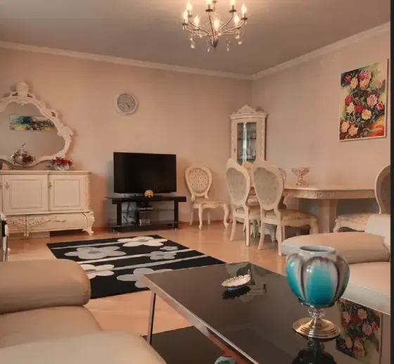 იყიდება 5 ოთახიანი ბინას 135მ² 2/4 სართ თბილისი