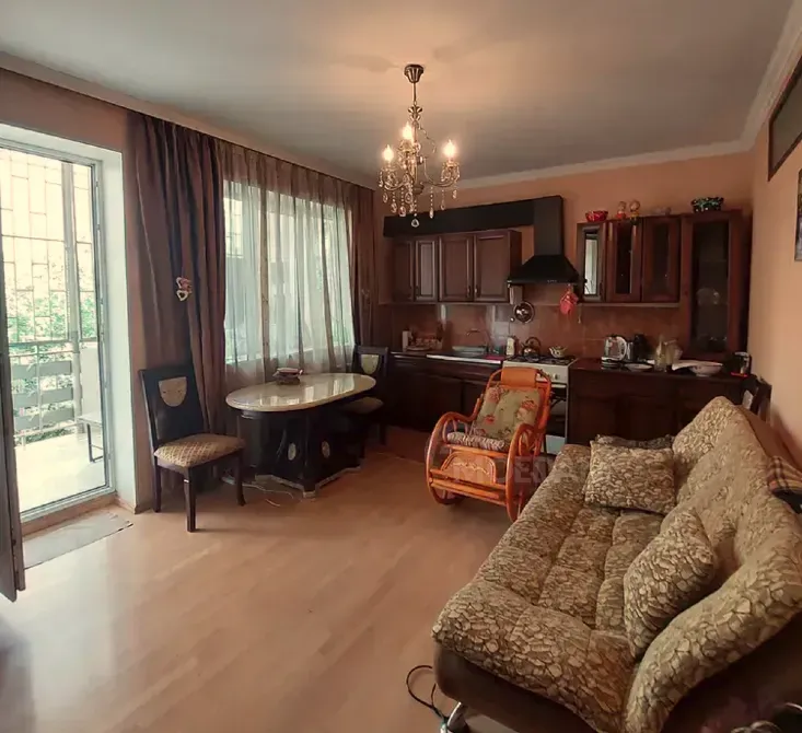 იყიდება 5 ოთახიანი ბინას 135მ² 2/4 სართ თბილისი - photo 7