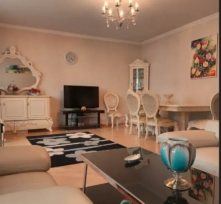 იყიდება 5 ოთახიანი ბინას 135მ² 2/4 სართ თბილისი - photo 1