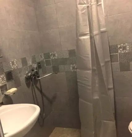 იყიდება 2 ოთახიანი ბინას 30მ² 8/12 სართ თბილისი