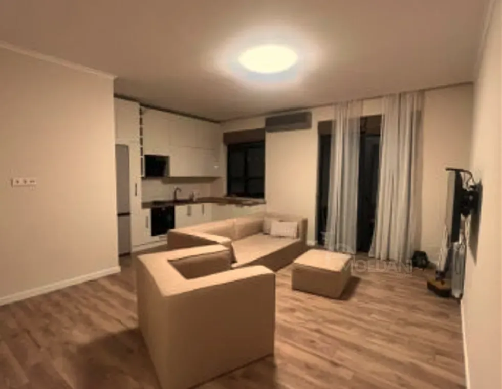 იყიდება 3 ოთახიანი ბინას 82მ² 3/3 სართ თბილისი - photo 1