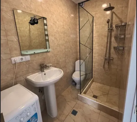 იყიდება 2 ოთახიანი ბინას 52მ² 3/4 სართ თბილისი