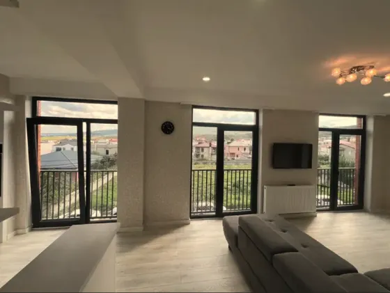 იყიდება 2 ოთახიანი ბინას 52მ² 3/4 სართ თბილისი