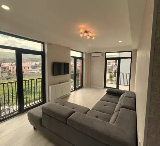 იყიდება 2 ოთახიანი ბინას 52მ² 3/4 სართ თბილისი