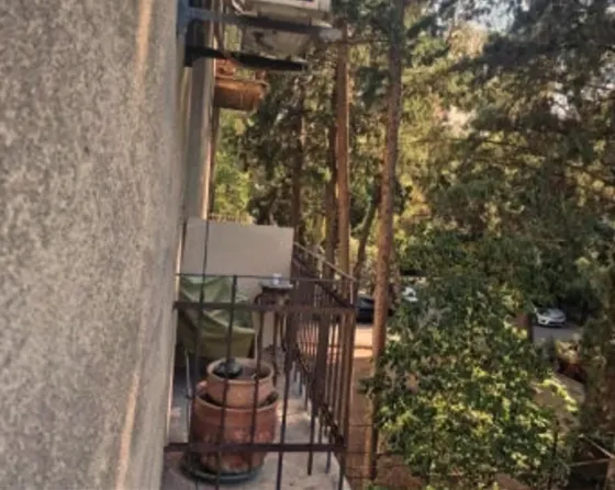 იყიდება 5 ოთახიანი ბინას 140მ² 2/4 სართ თბილისი