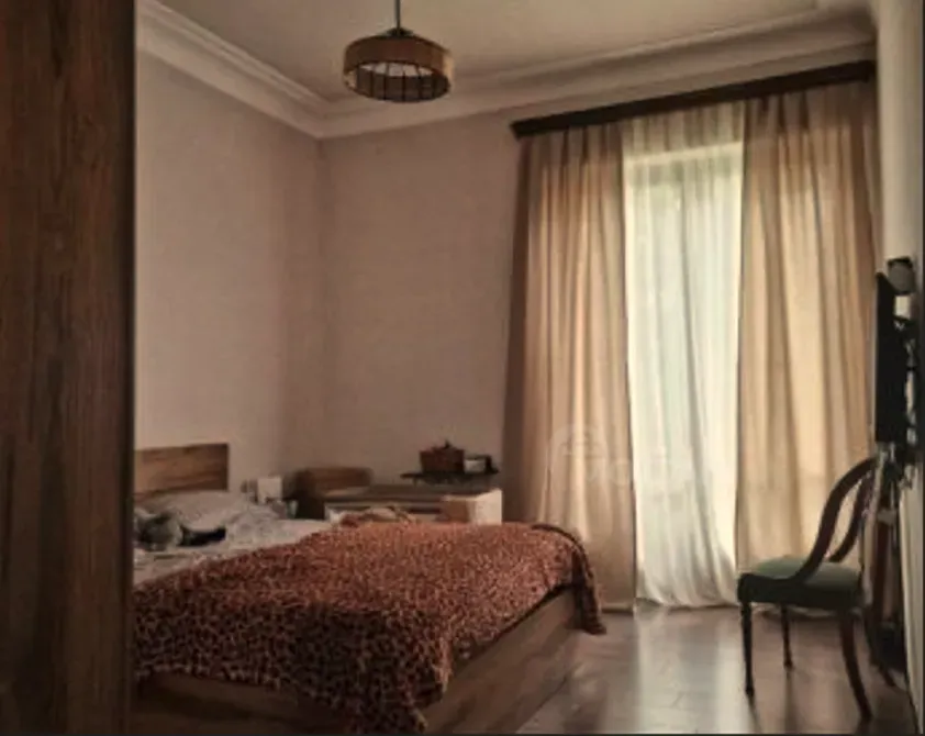 იყიდება 5 ოთახიანი ბინას 140მ² 2/4 სართ თბილისი - photo 7