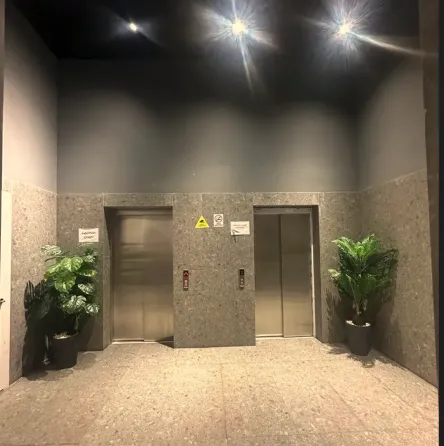 იყიდება 4 ოთახიანი ბინას 100მ² 8/20 სართ თბილისი