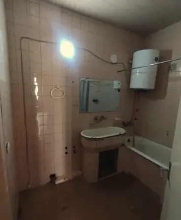 იყიდება 4 ოთახიანი ბინას 92მ² 8/9 სართ თბილისი