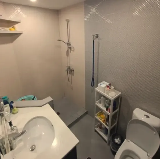 იყიდება 4 ოთახიანი ბინას 120მ² 2/8 სართ თბილისი