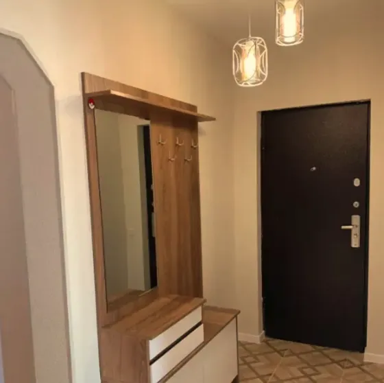 იყიდება 2 ოთახიანი ბინას 53მ² 13/18 სართ თბილისი