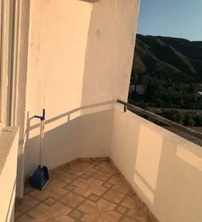 იყიდება 2 ოთახიანი ბინას 53მ² 13/18 სართ თბილისი