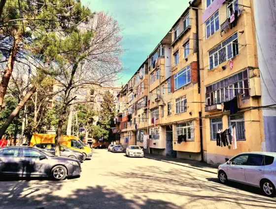 იყიდება 2 ოთახიანი ბინას 55მ² 6/6 სართ თბილისი