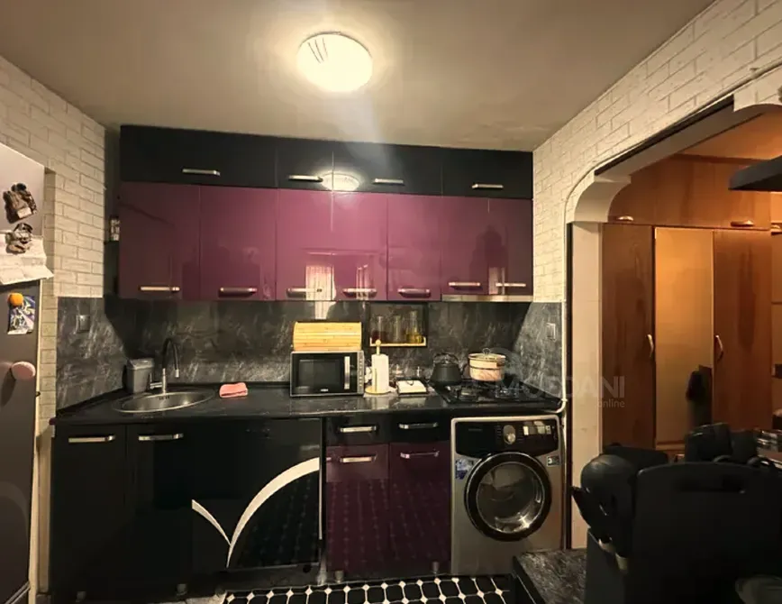 Продам 2-комн. квартиру 40м² 2/5 эт. Тбилиси - изображение 2