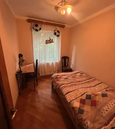 იყიდება 3 ოთახიანი ბინას 63მ² 2/5 სართ თბილისი