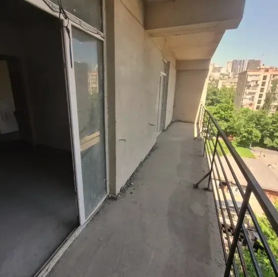 Იყიდება 4 ოთახიანი ბინას $186 000 თბილისში 124მ² 4/8 სართ თბილისი