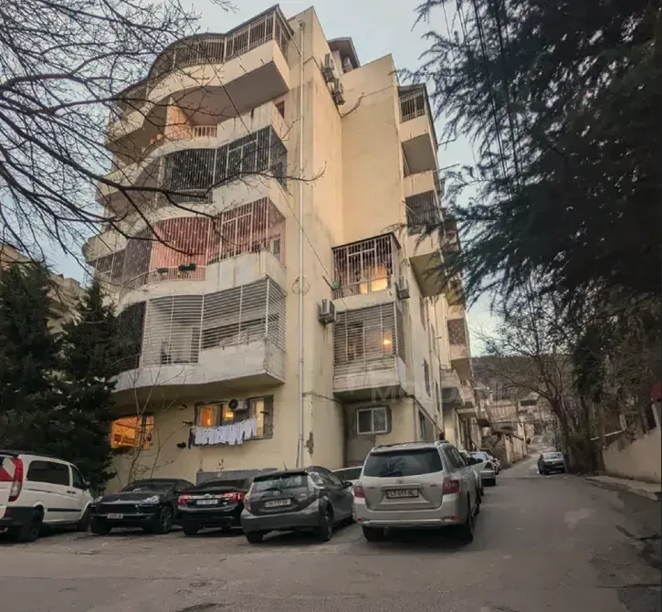 Продам 3-комн. квартиру 140м² 2/6 эт. Тбилиси - изображение 2