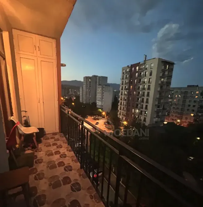 იყიდება 3 ოთახიანი ბინას 61მ² 7/8 სართ თბილისი - photo 2