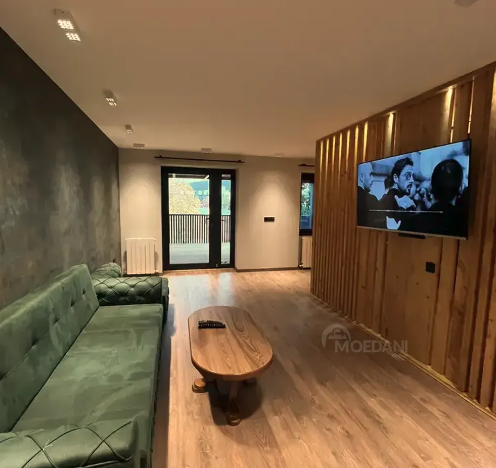 ქირავდება 3 ოთახიანი ბინა 140მ² 4/5 სართ თბილისი - photo 1