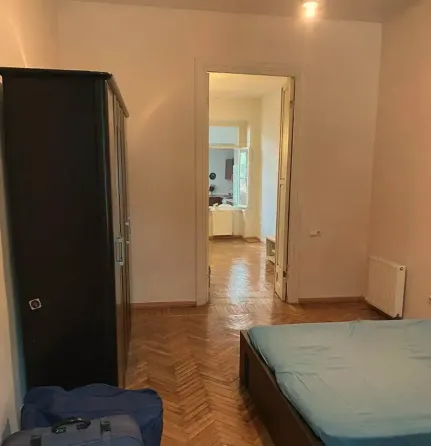 ქირავდება 2 ოთახიანი ბინა 85მ² 2/3 სართ თბილისი