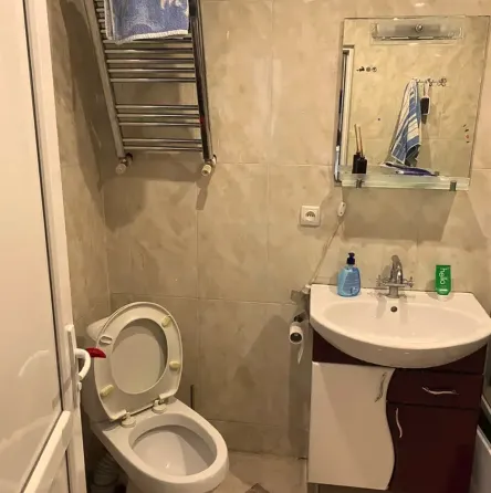 ქირავდება 2 ოთახიანი ბინა 85მ² 2/3 სართ თბილისი