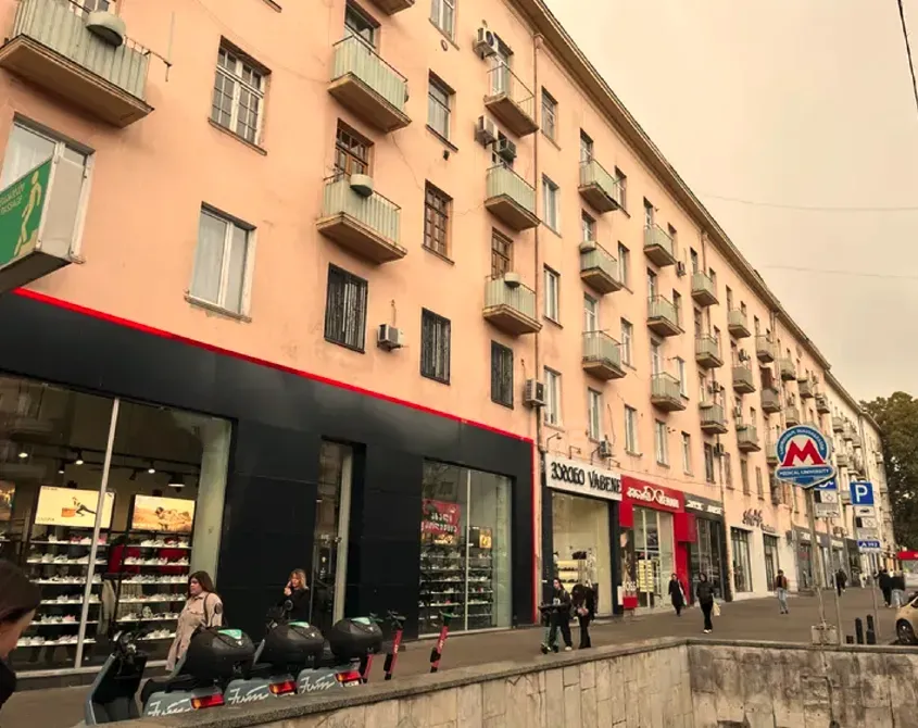 იყიდება 2 ოთახიანი ბინას 68მ² 3/5 სართ თბილისი - photo 1