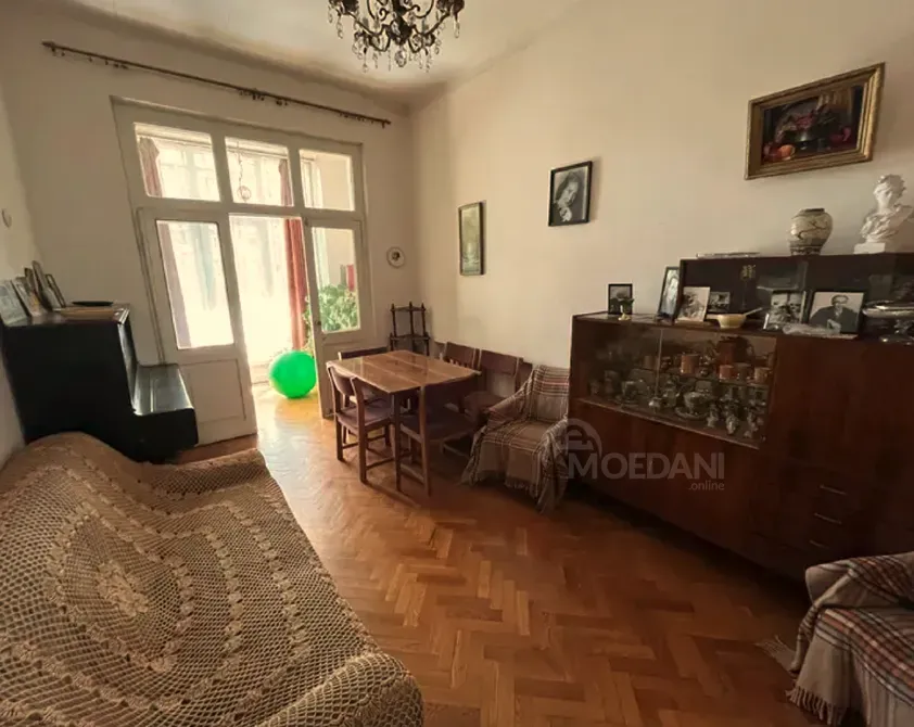 იყიდება 2 ოთახიანი ბინას 68მ² 3/5 სართ თბილისი - photo 8