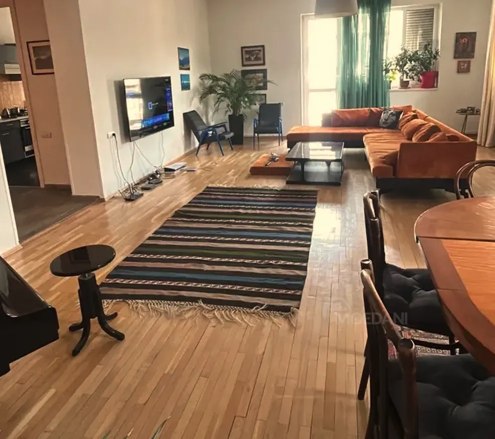 Продам 4-комн. квартиру 169.14м² 4/5 эт. Тбилиси - изображение 1