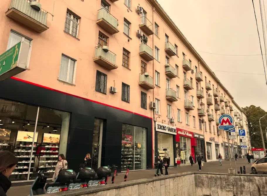 Продам 2-комн. квартиру 132м² 5/5 эт. Тбилиси - изображение 1