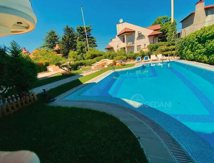 House for sale 800м² Tbilisi - photo 1