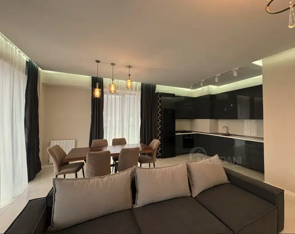 Сдам 4-комн. квартиру на сутки в Тбилиси  170м² 6/20 эт. Тбилиси - изображение 1