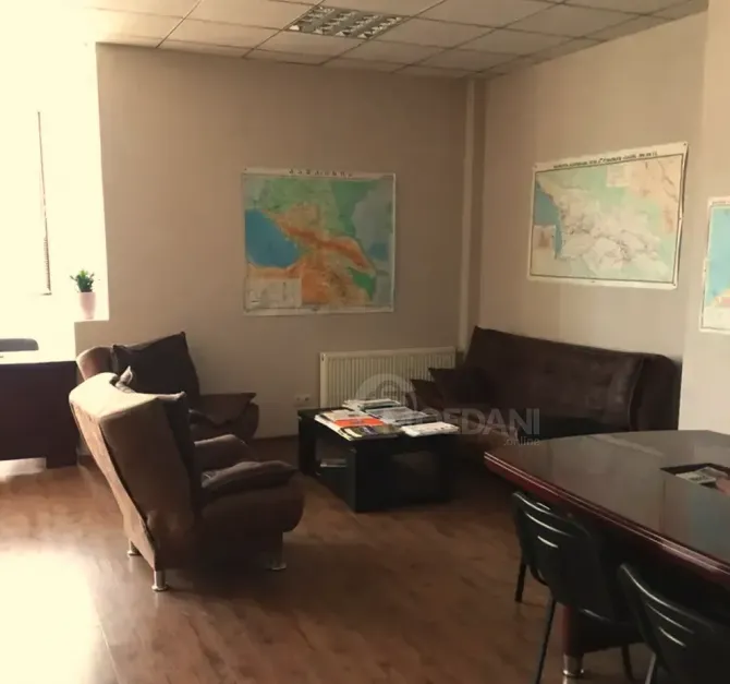 Ქირავდება საოფისე კომერციული ფართი ვაკეში თბილისი - photo 2