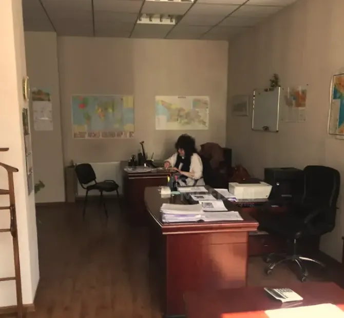 Ქირავდება საოფისე კომერციული ფართი ვაკეში თბილისი - photo 4