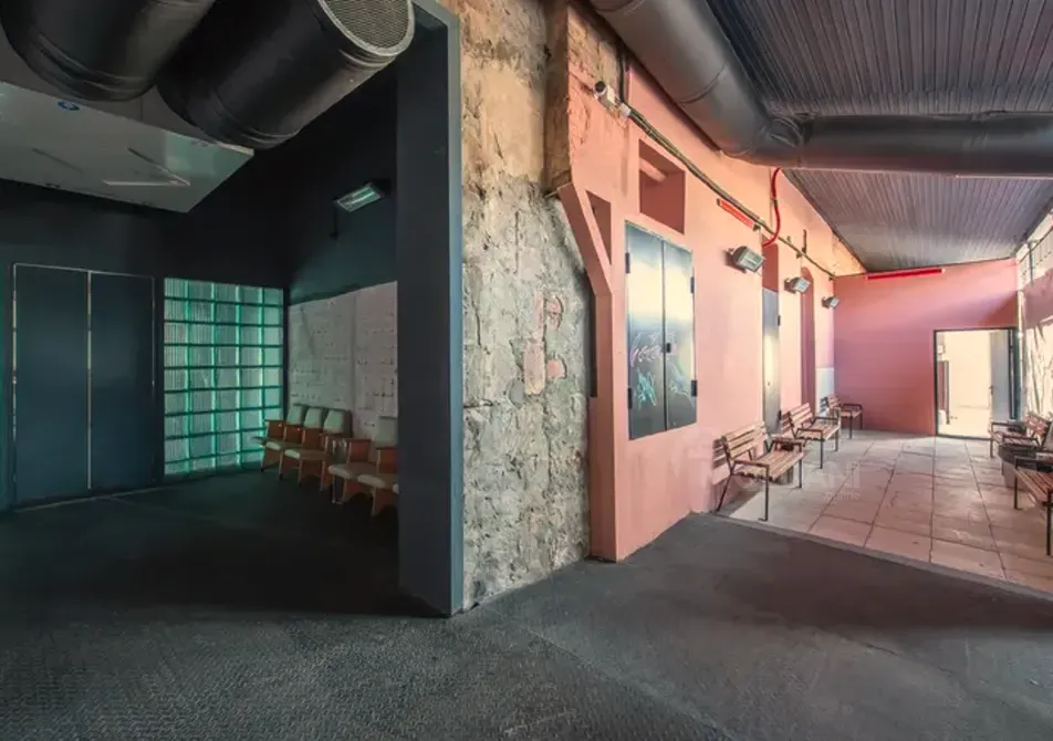 Универсальное коммерческое помещение в аренду в Чугурети Тбилиси - изображение 3