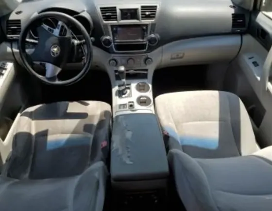 Toyota Highlander 2.7L 2013 თბილისი