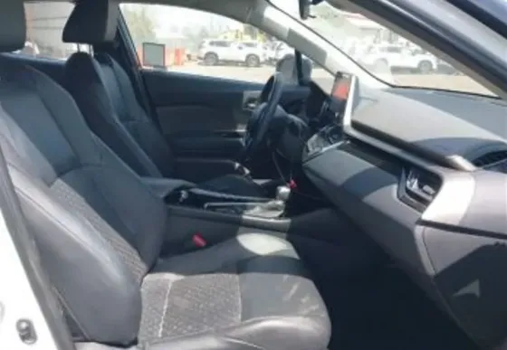 Toyota C-HR 2L 2022 Тбилиси