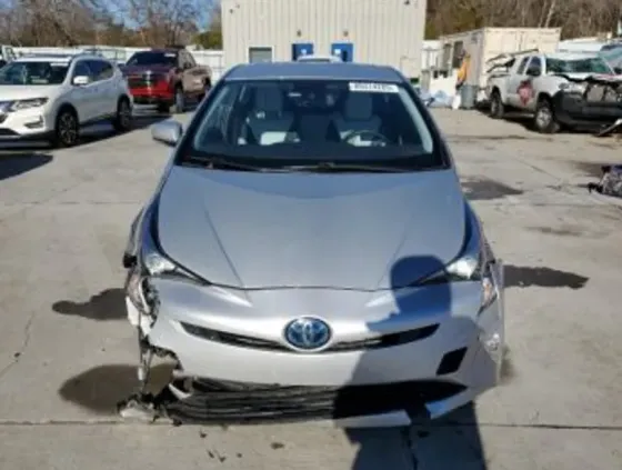 Toyota Prius 1.8L 2017 Тбилиси
