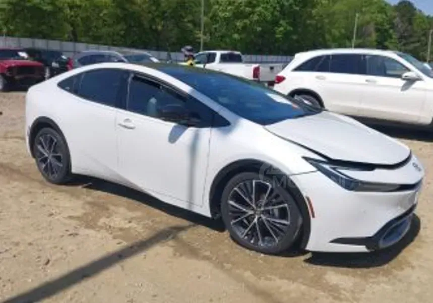 Toyota Prius 2L 2024 Тбилиси - изображение 1
