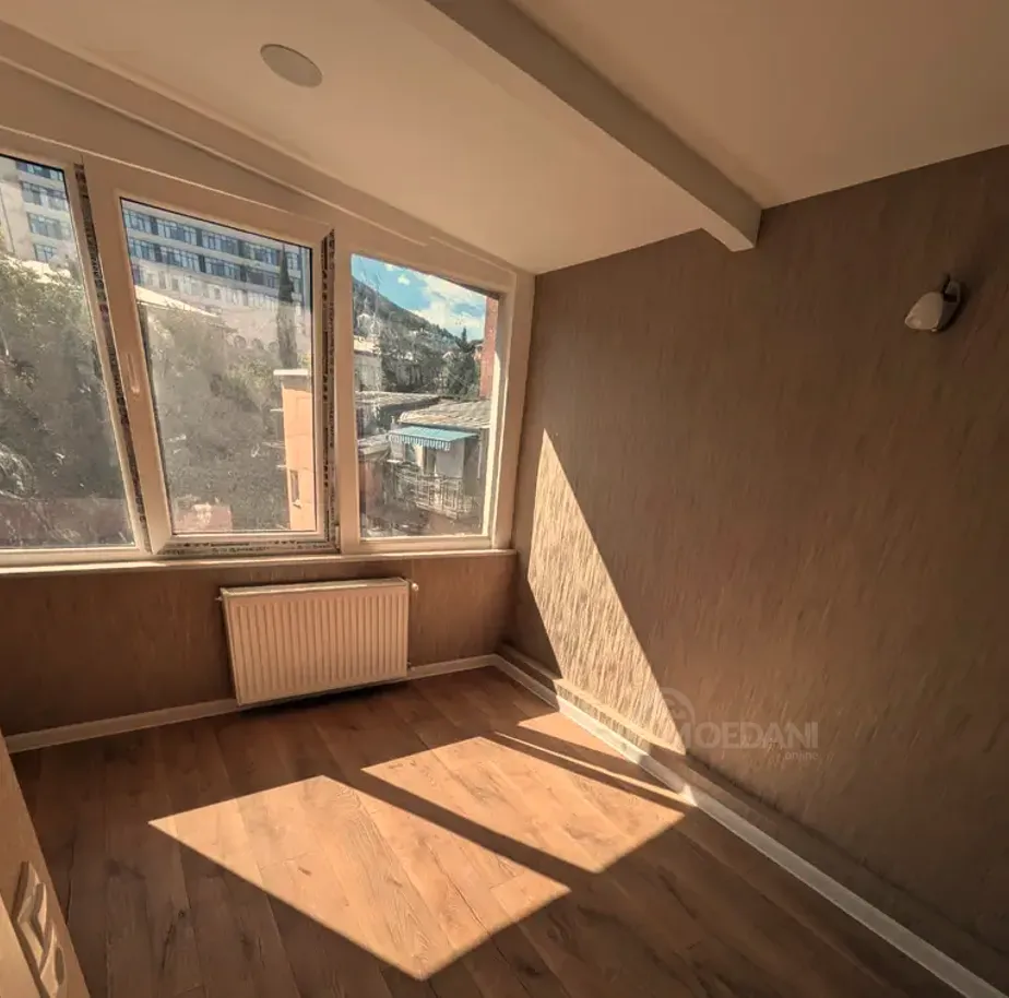 იყიდება 4 ოთახიანი ბინას 85მ² 4/5 სართ თბილისი - photo 2