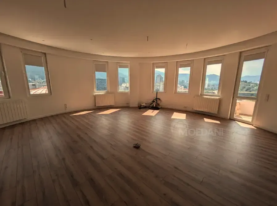 Продам 3-комн. квартиру 136м² 5/8 эт. Тбилиси - изображение 1