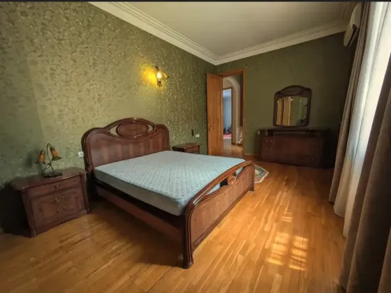 Ქირავდება სახლი 140м² თბილისი