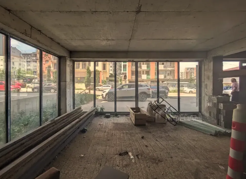 Იყიდება უნივერსალური კომერციული ფართი დიდ დიღომში თბილისი - photo 1