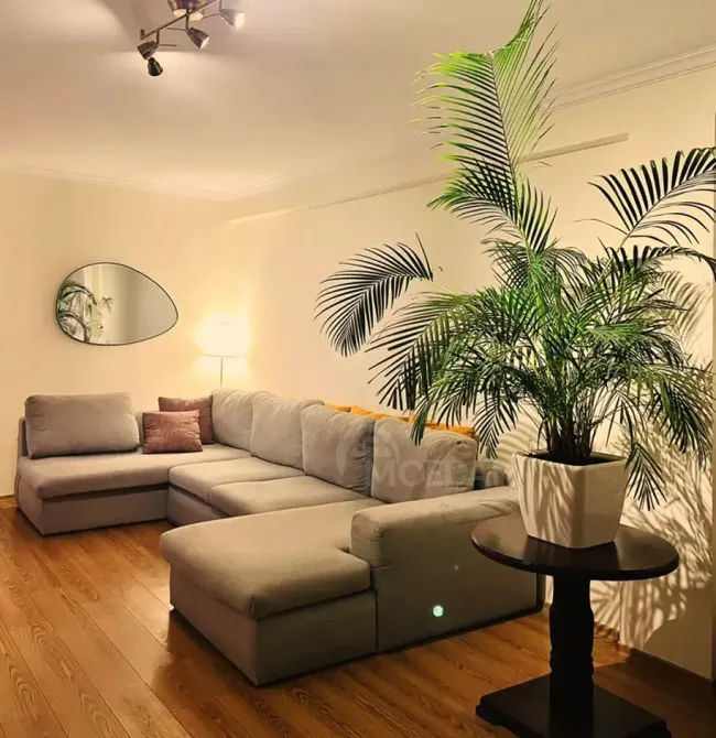 ქირავდება 4 ოთახიანი ბინა 150მ² 3/6 სართ თბილისი - photo 1