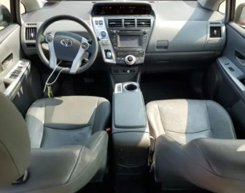 Toyota Prius 1.8L 2013 Тбилиси - изображение 4
