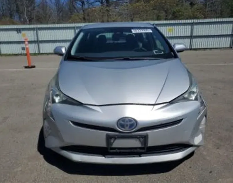 Toyota Prius 1.8L 2016 Тбилиси - изображение 1