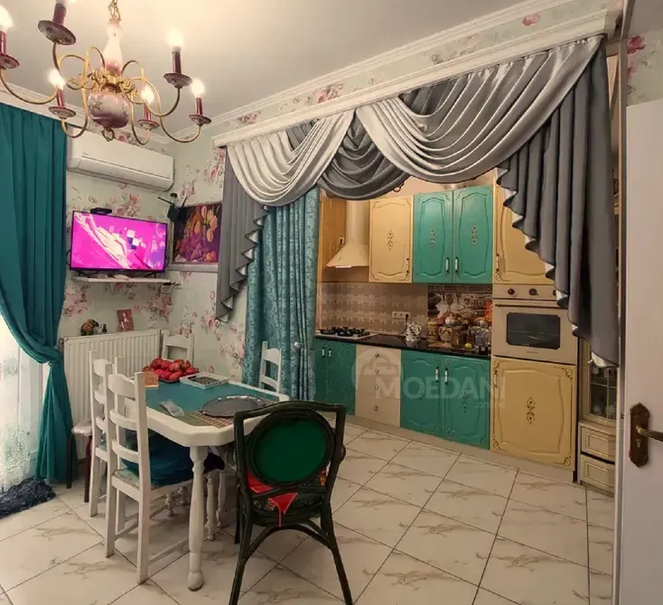 იყიდება 5 ოთახიანი ბინას 180მ² 1/9 სართ თბილისი - photo 7