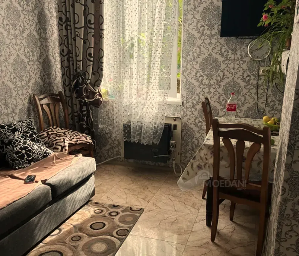 Продам 5-комн. квартиру 71м² 1/2 эт. Тбилиси - изображение 1